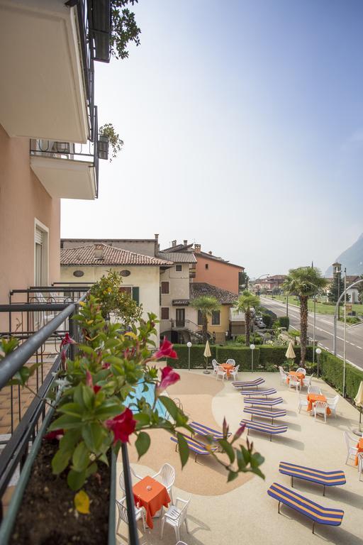 Hotel Alberello Riva del Garda Exterior foto